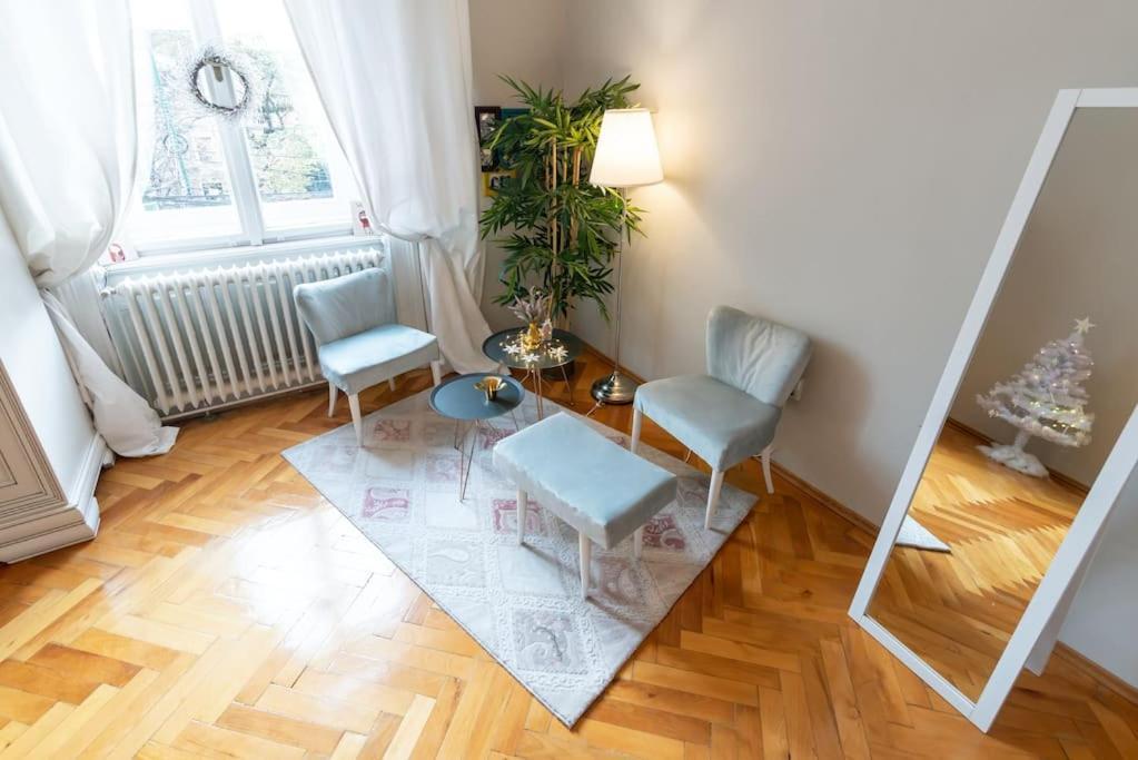 No.8: Lovely & Cosy 3-Room Heart Of The City Timişoara Eksteriør bilde